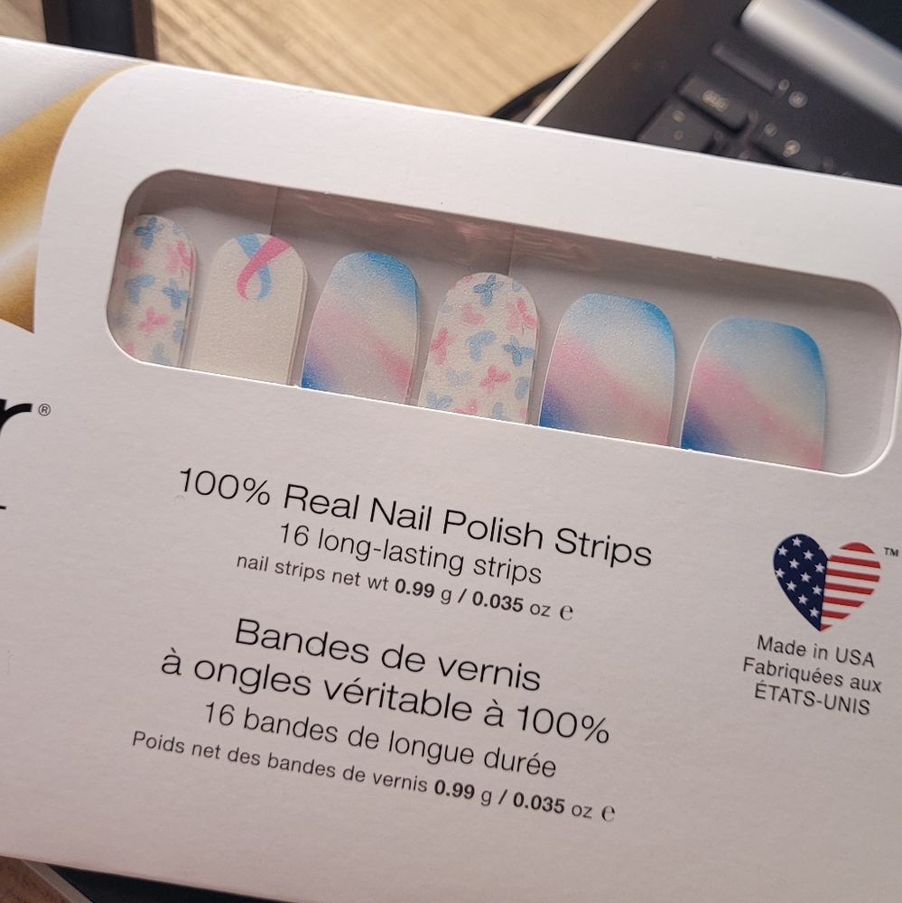 LIMITED Color Street Nail Strips Never Forgotten